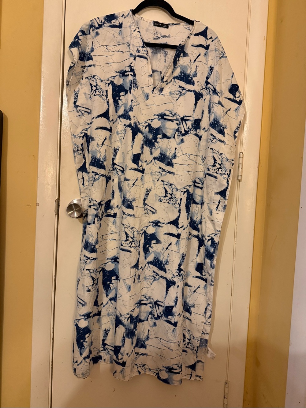 Blue & White Abstract Print V-Neck Kaftan one size